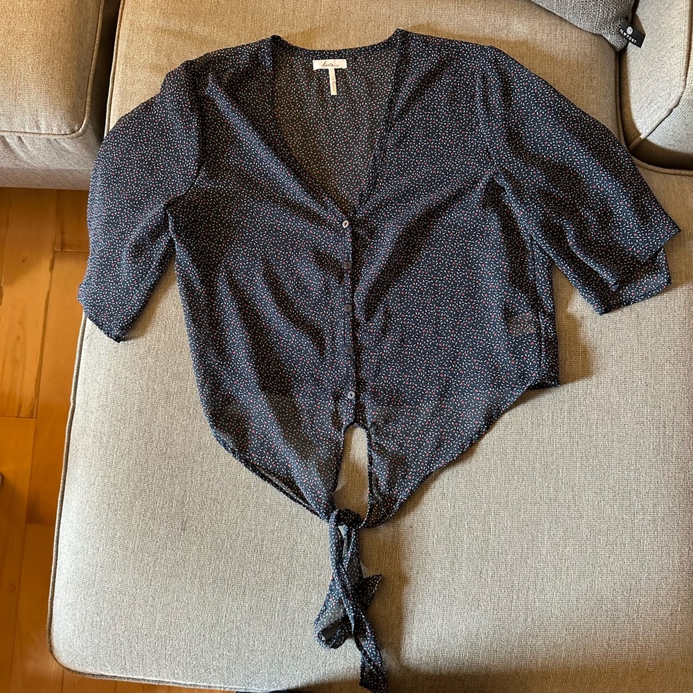 Short sleeve tie top